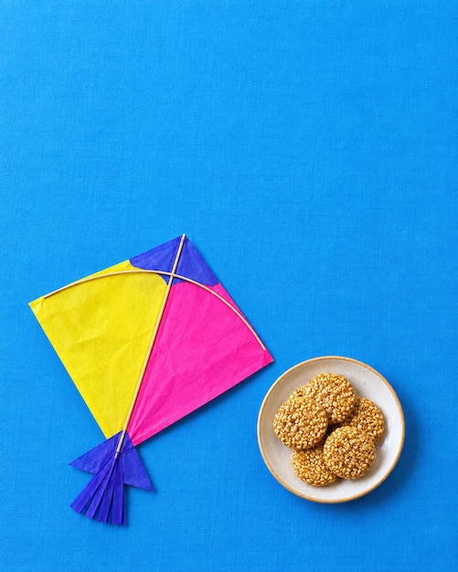 Photo 瑪卡桑克蘭蒂節風箏甜點人像背景設計素材